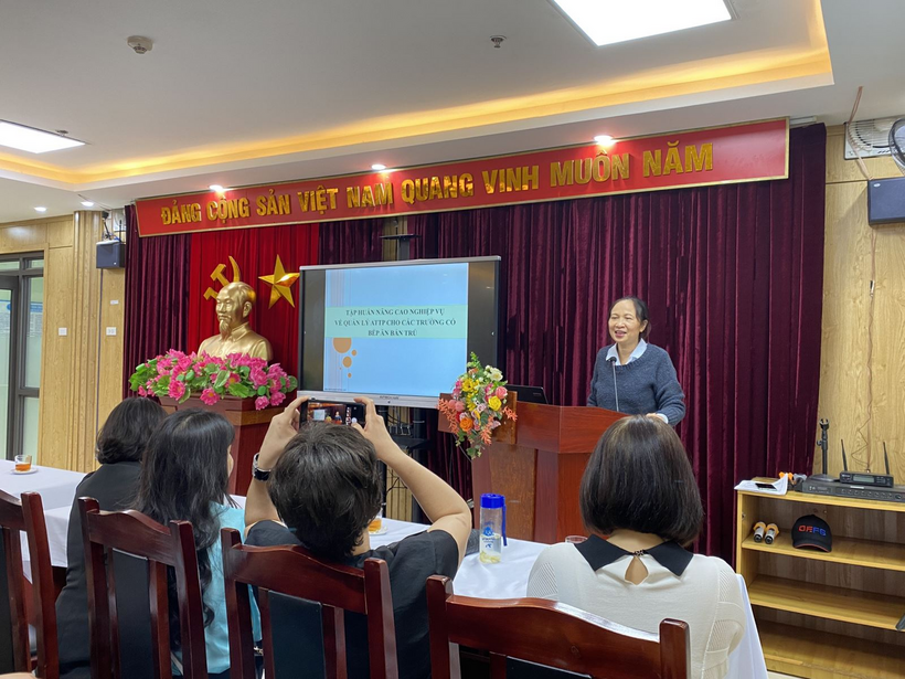 http://ad-mnsaomai.badinh.edu.vn/UploadFinder/images/z3909170303484_99254c6e0ee798c96f387cc850a3c0ed%20(1).jpg
